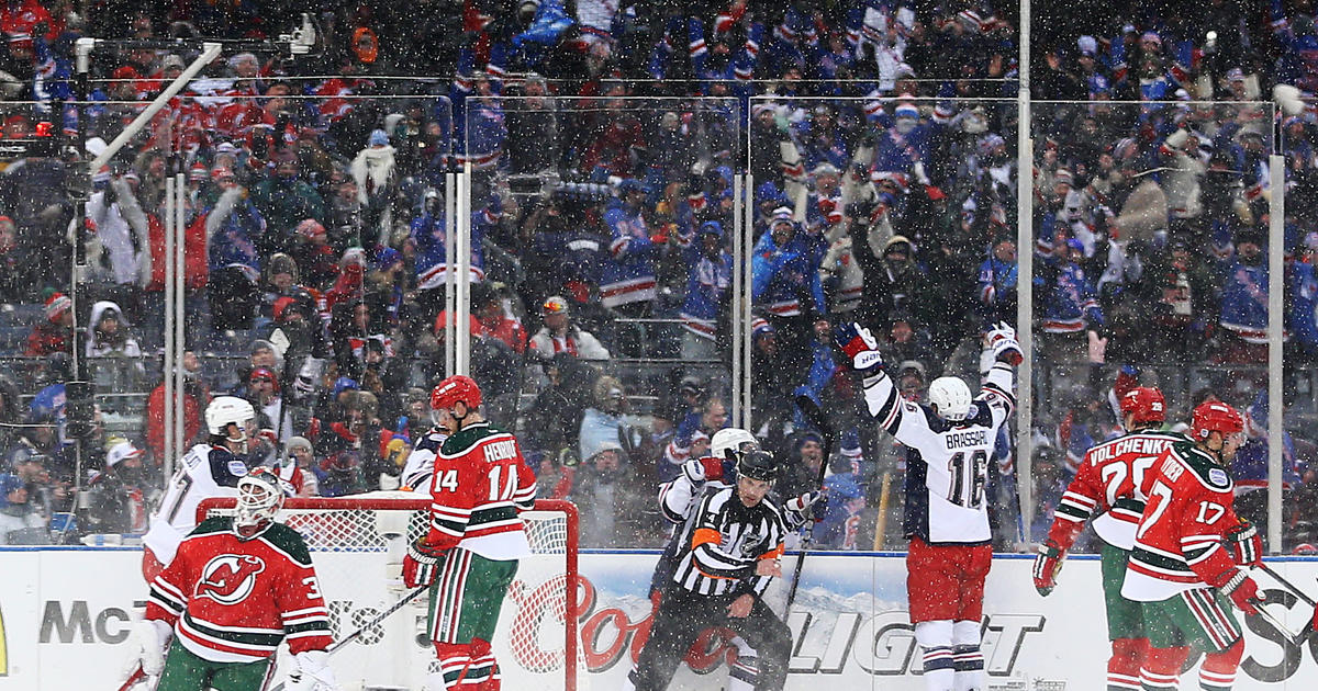 16 photos: 2014 Coors Light NHL Stadium Series - Rangers vs. Islanders
