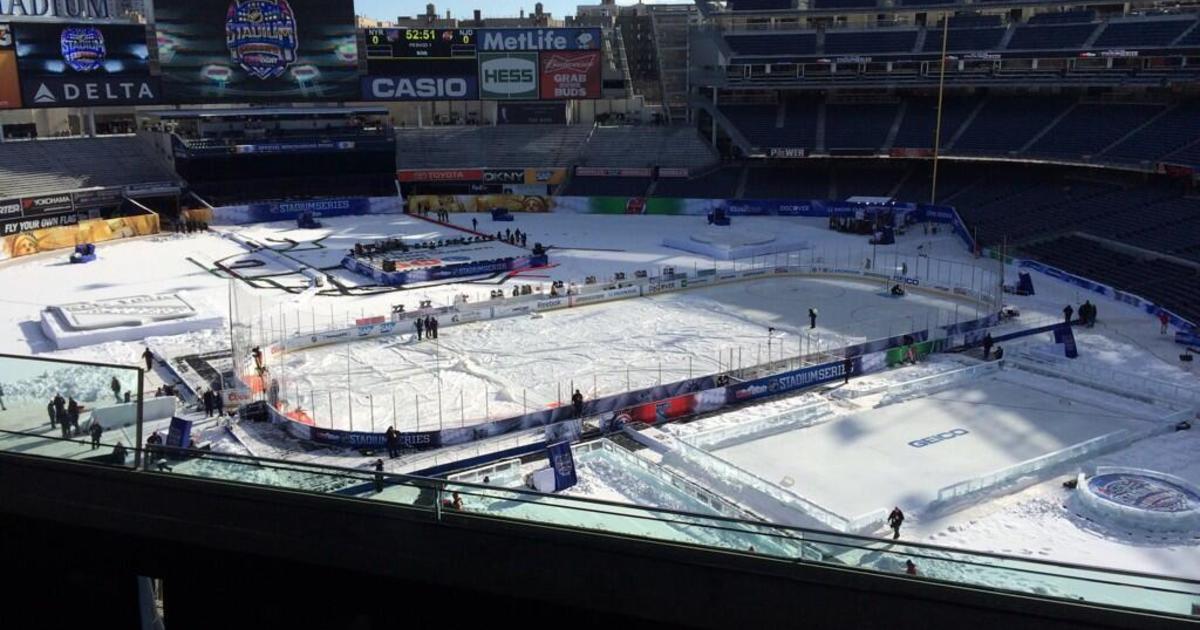 16 photos: 2014 Coors Light NHL Stadium Series - Rangers vs. Islanders