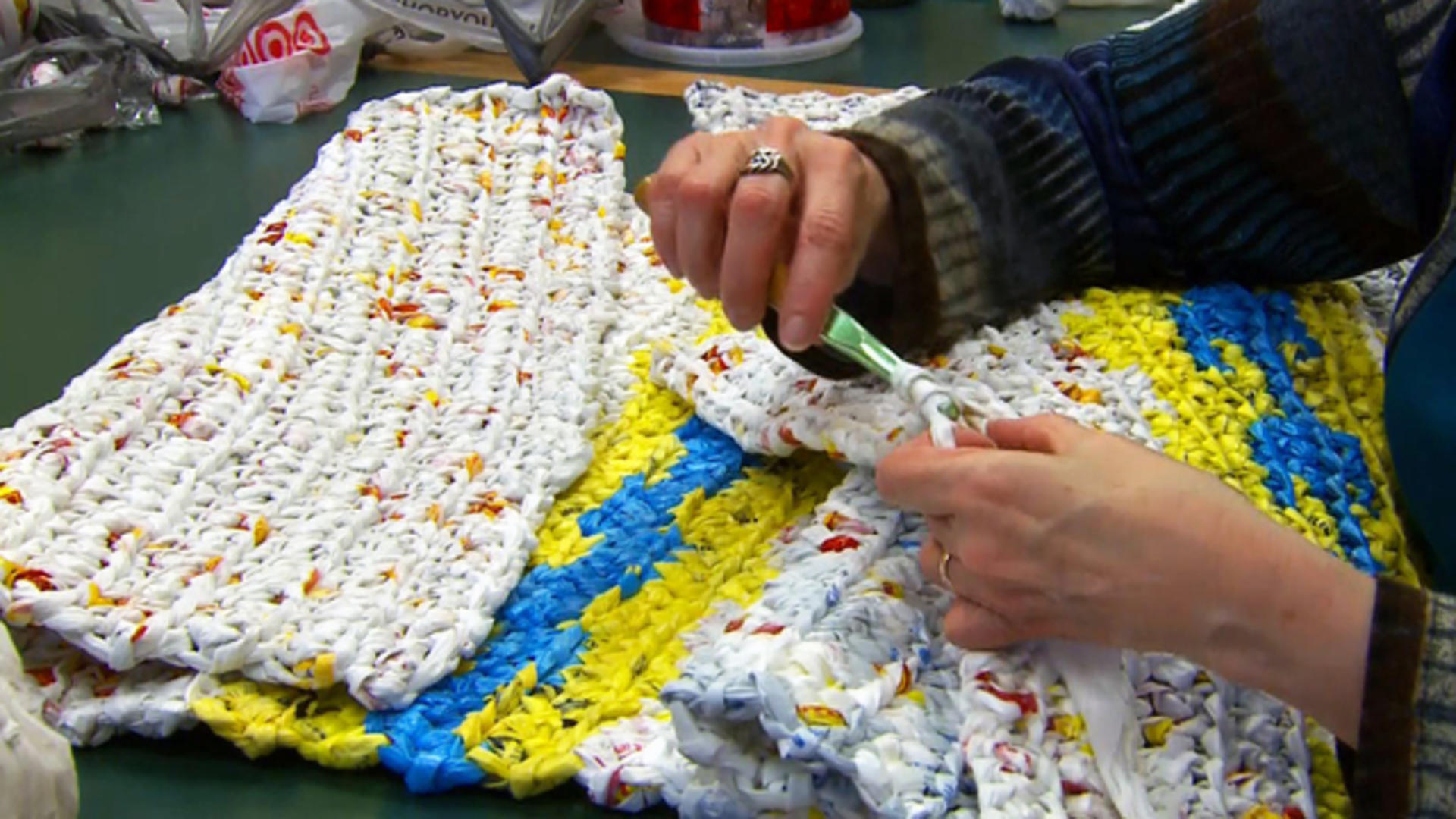 How to Crochet a Plastic Bag Mat for the Homeless