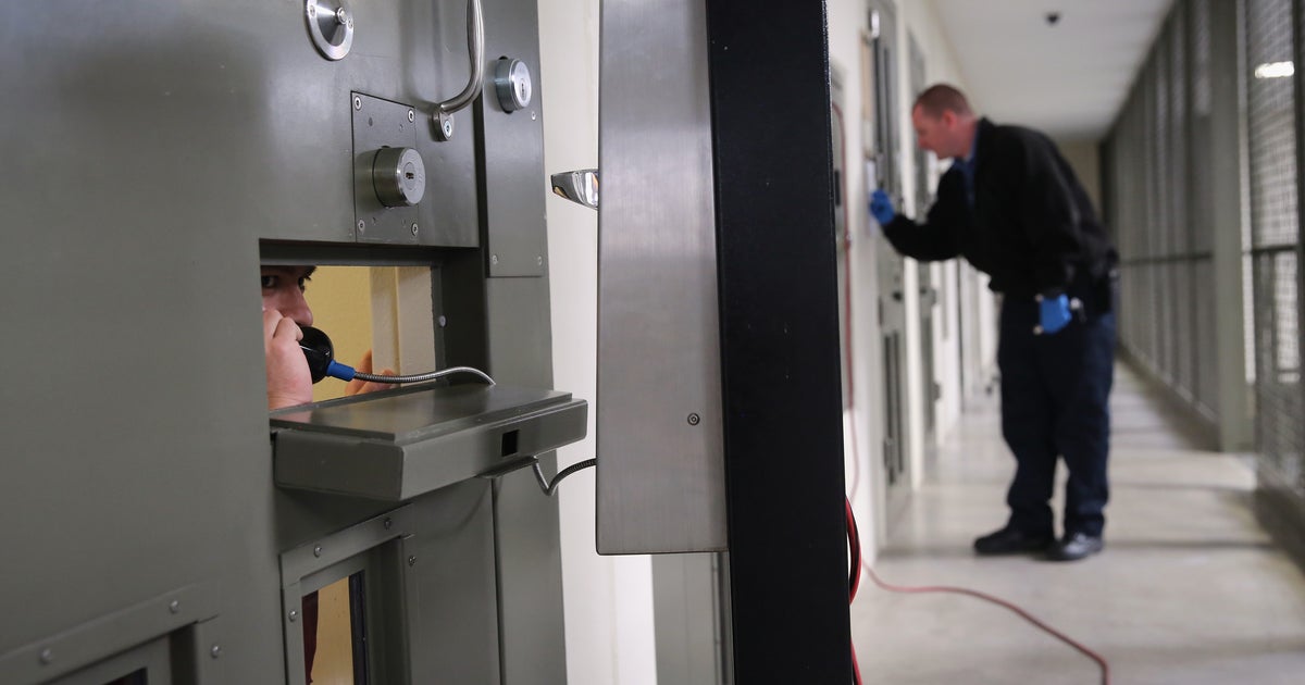 inmates-in-solitary-confinement-more-likely-to-harm-themselves-cbs-news