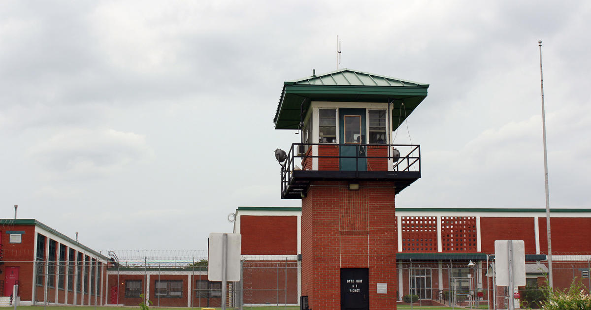 Texas Inmates Helped Save Guard's Life By Breaking Out, Police Say ...