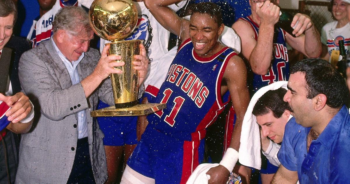 1989-90 Vinnie Johnson Game Worn & Signed Detroit Pistons Jersey