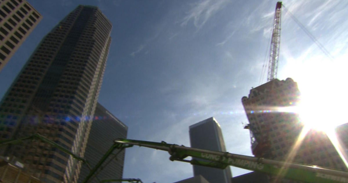 Tallest building west of the Mississippi breaks concrete record - CBS News