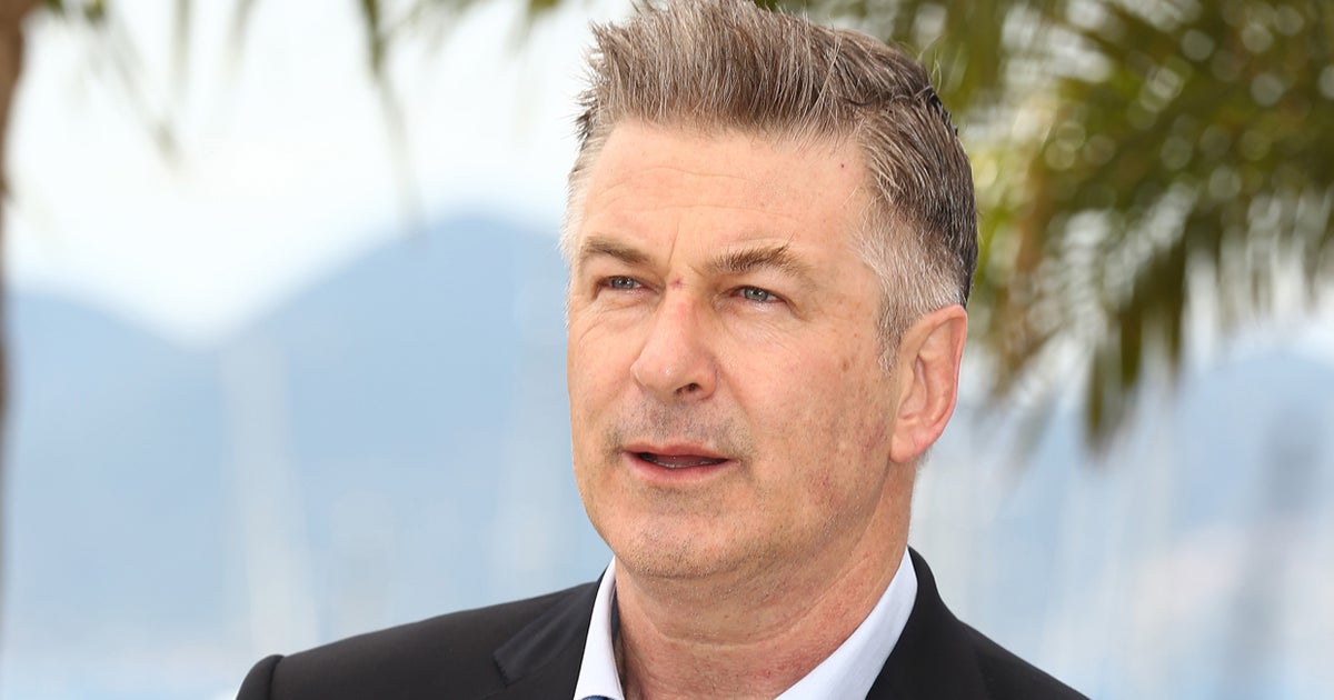 Alec Baldwin says goodbye to public life CBS News