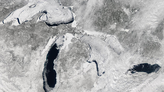 great_lakes_frozen.png 