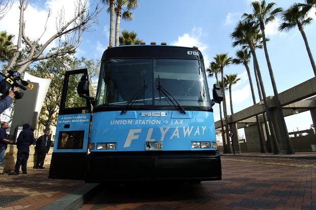 FlyAway_Bus_US_palm_trees 