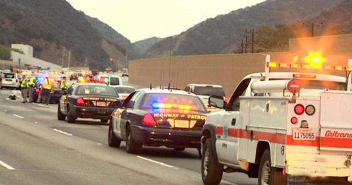 Pedestrian Killed On Nb 405 Freeway In Sepulveda Pass Cbs Los Angeles 