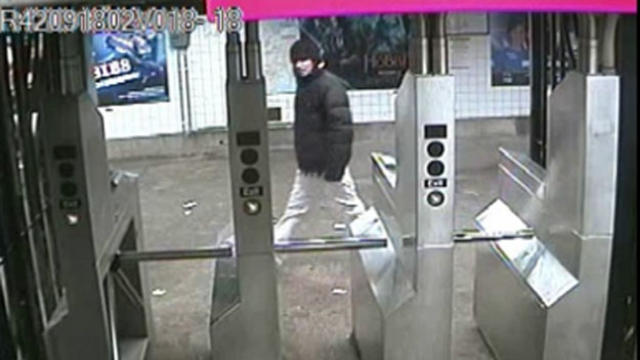 bronx_subway_robbery_suspects_0225.jpg 