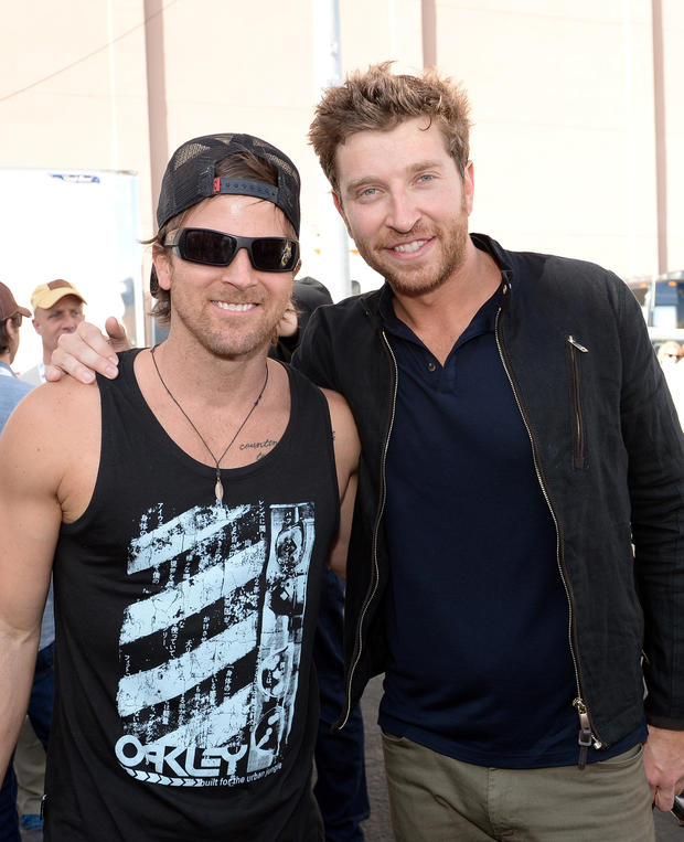 kip-moore-and-brett-eldredge-pose-backstage-during-day-two-of-the-acm-party-for-a-cause-festival-at-the-linq-on-april-5-20.jpg 