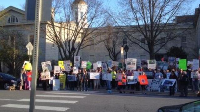 baltimore-animal-shelter-protest.jpg 