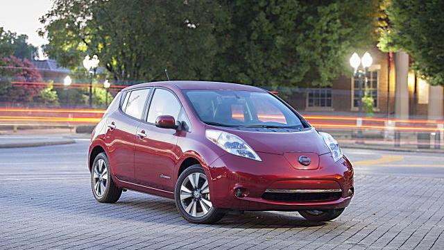 2014-nissan-leaf.jpg 