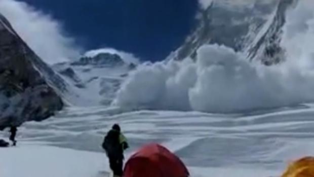 Mount Everest Avalanche 
