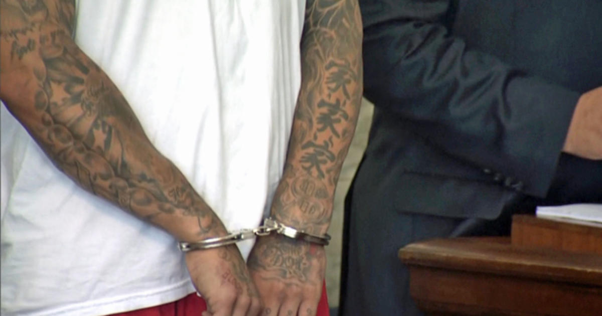 Police looking for tattoo artists in connection with Aaron Hernandez -  SBNation.com