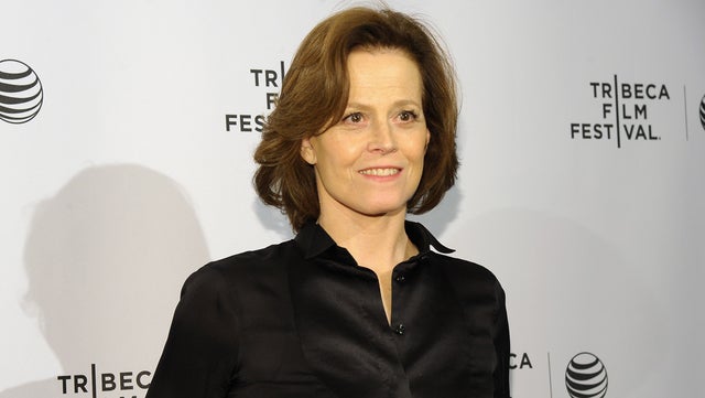 sigourneynow.jpg 