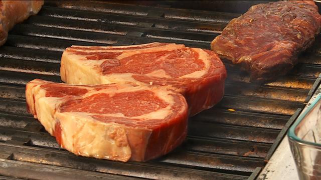grilling-steaks.jpg 