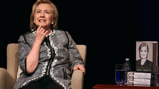 hillary-clinton-book-tour-450577150.jpg 