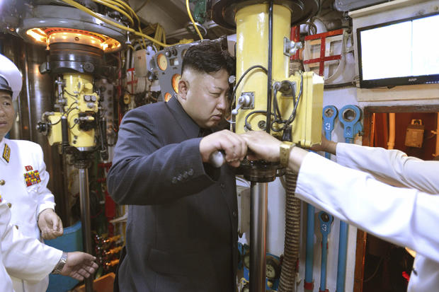 Kim Jong-un inspects submarine 