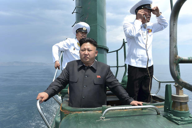 Kim Jong-un inspects submarine 