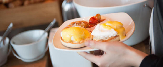 hotel breakfast eggs 610 header 