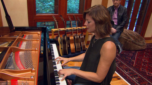 sarah-mclachlan-at-piano-promo.jpg 