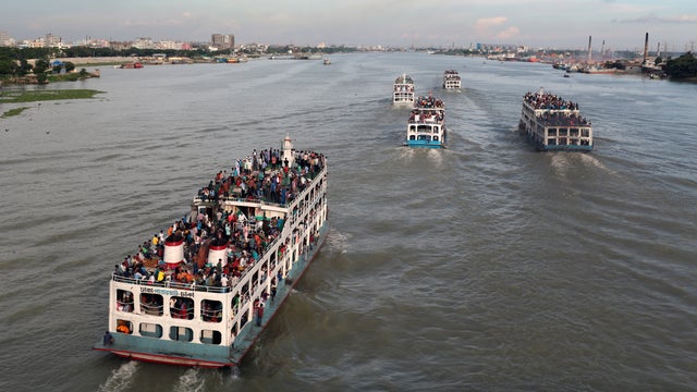 Bangladeshi Muslims travel home on ferries ahead of Eid al-Fitr in Dhaka, Bangladesh 