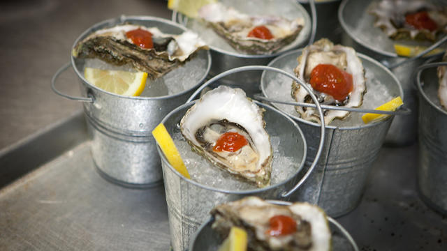 messhall-kitchen-oysters-in-buckets.jpg 