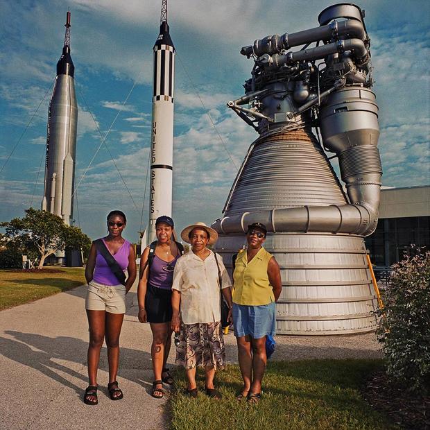 family-at-kennedy-space-center-cape-canaveral-fl-20001.jpg 