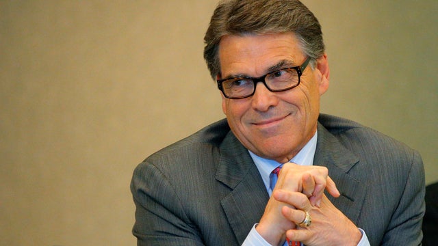 2014-08-22t180128z1934502429gm1ea8n05gh01rtrmadp3usa-politics-perry.jpg 