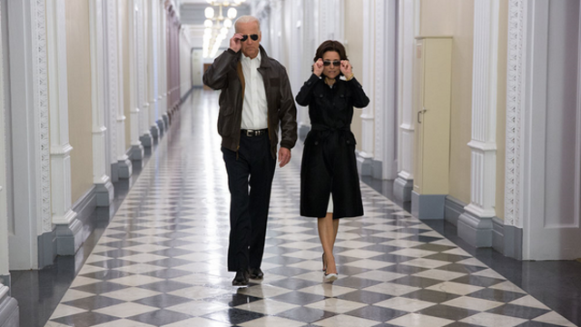 biden-julia-louis-dreyfus.png 