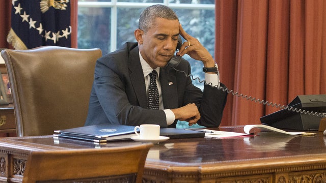 President Obama speaks with King Abdullah II of Jordan from the Oval Office 