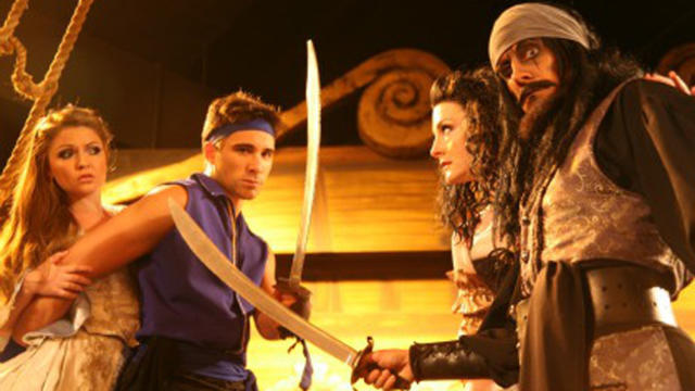 pirates-dinner-adventure-stand-off-clear1.jpg 