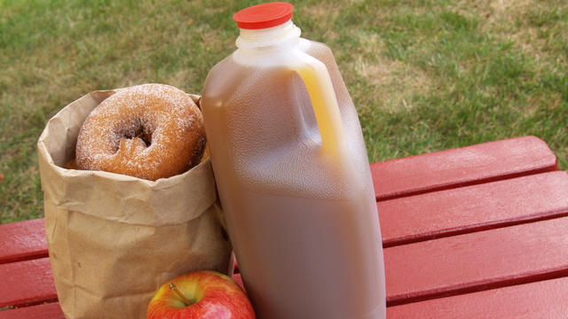 apple-cider-and-donuts1.jpg 