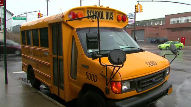 schoolbus.jpg 