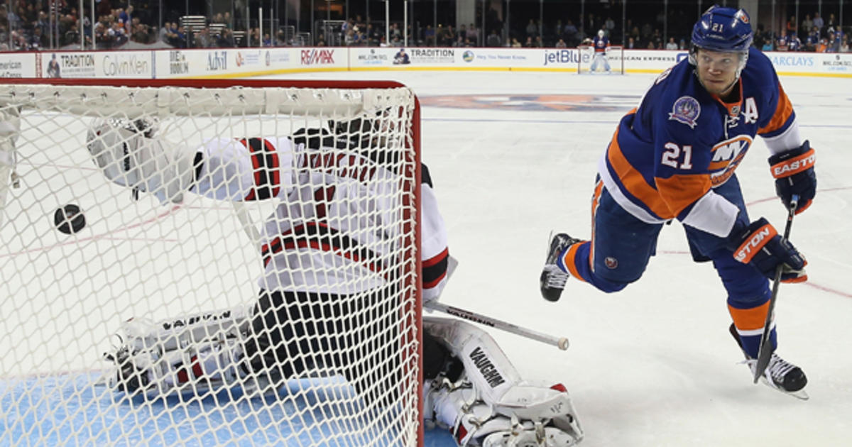 Islanders get nostalgic with last game in Coliseum —