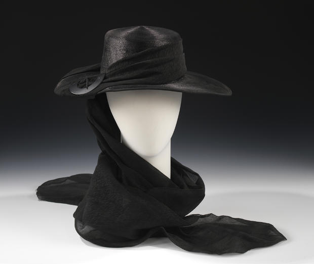 01311-mourning-hat-1915.jpg 