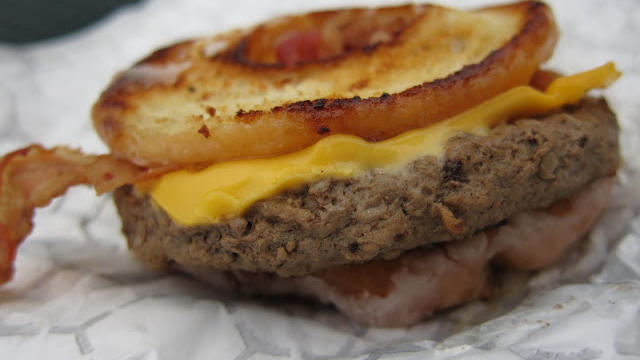 baseballs-best-burger-calorie-stl.jpg 