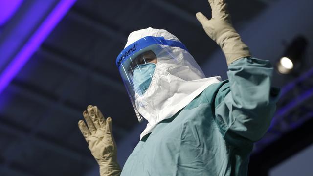 ebola-health-care-workers.jpg 