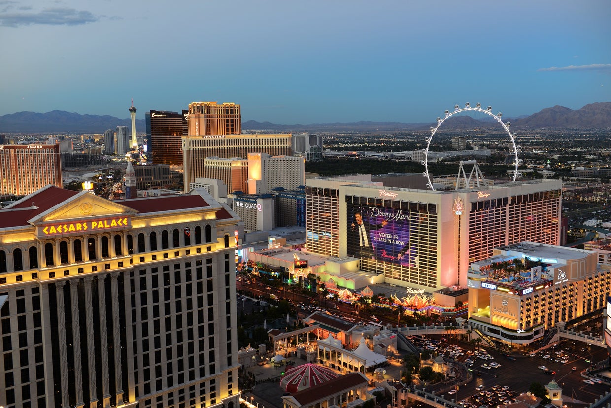 lvcva-vegasstrip-2014-0489-2915-2.jpg 