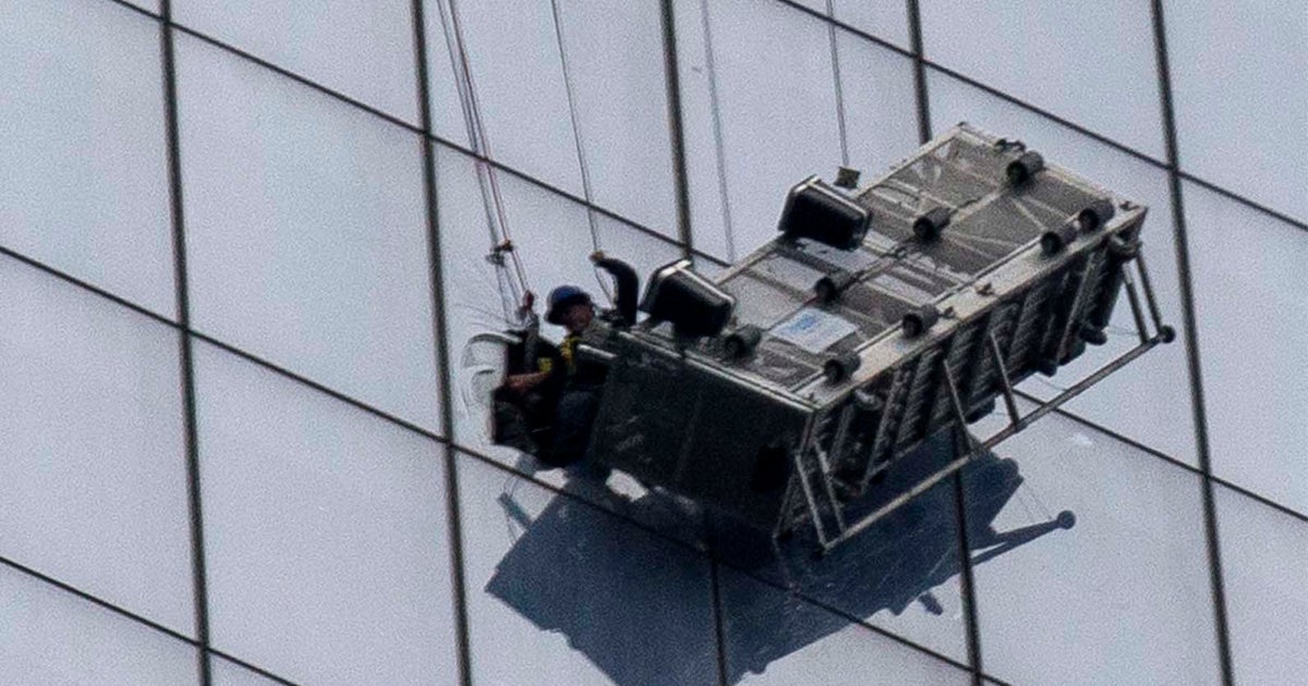 Window washer, fearing death, called wife during NYC scaffold scare