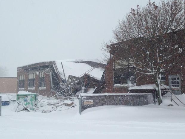 buffalo-snow-roof-collapse.jpg 