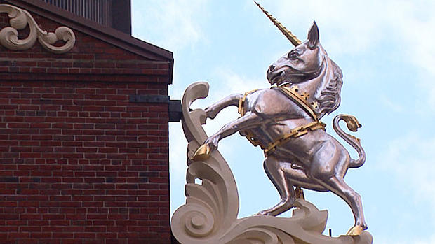 unicorn-statue 