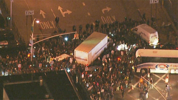 lincoln_tunnel_protest_1125.jpg 