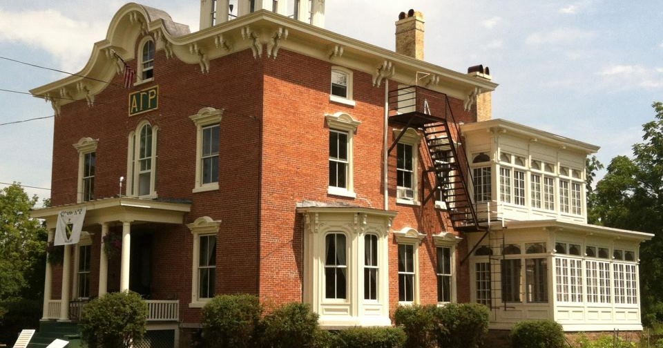 University of Vermont students stole, killed, ate chicken kept by Alpha ...