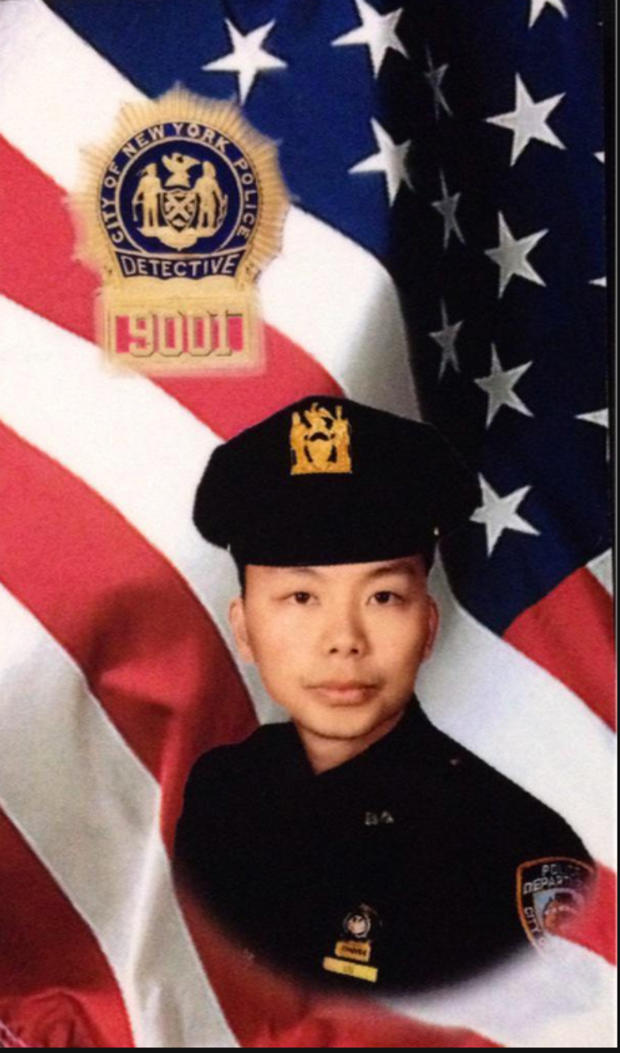 Prayer card of Officer Wenjian Liu 