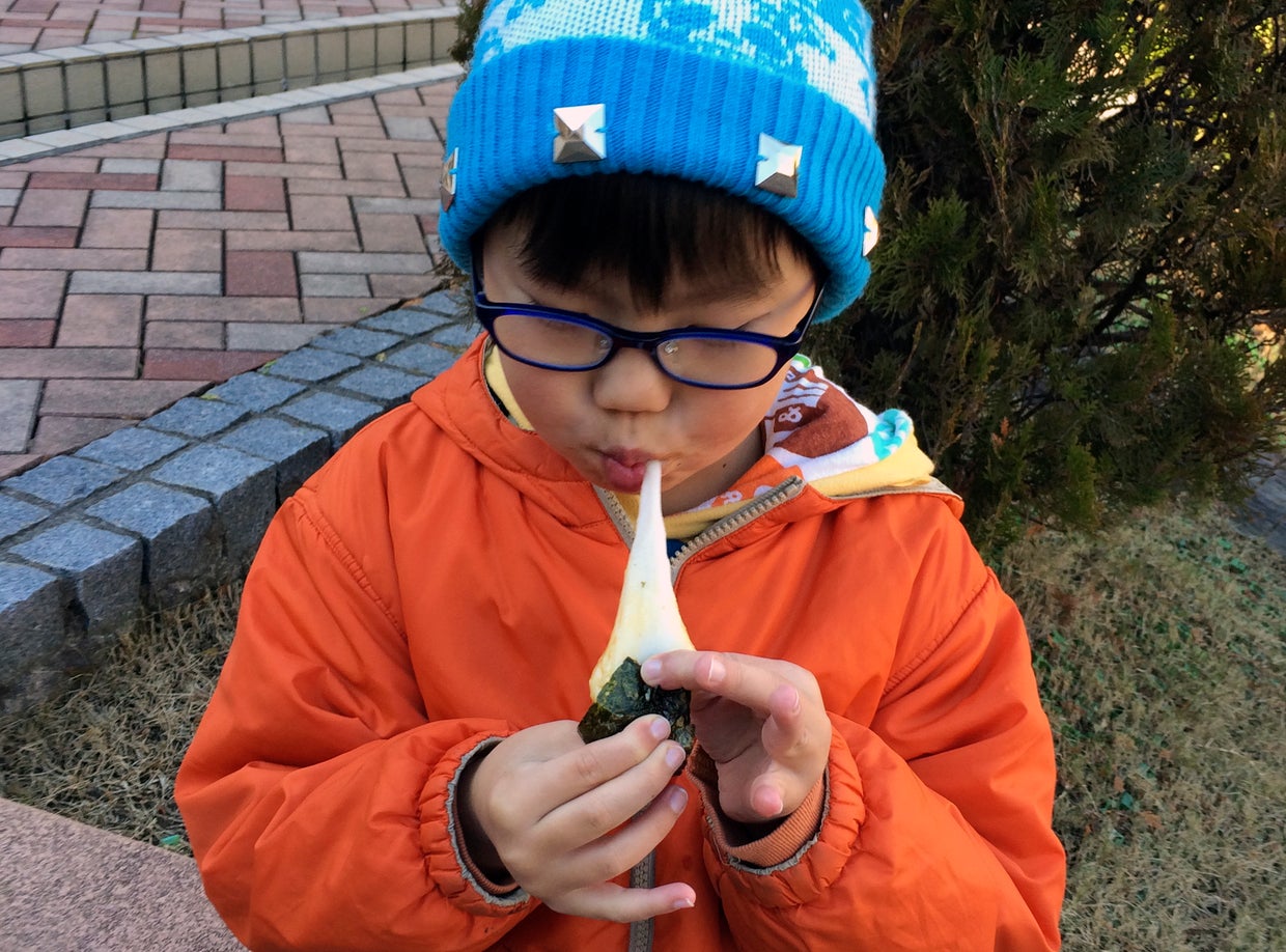 Japan mochi rice cakes cause death of elderly woman in Tokyo CBS News(02)