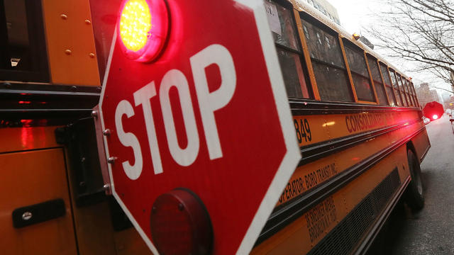 school-bus-stop-sign.jpg 