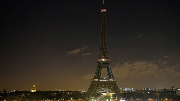 Thousands react to Paris shooting