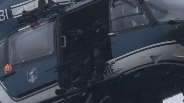 dammartinpolicehelicopter461212826.jpg 