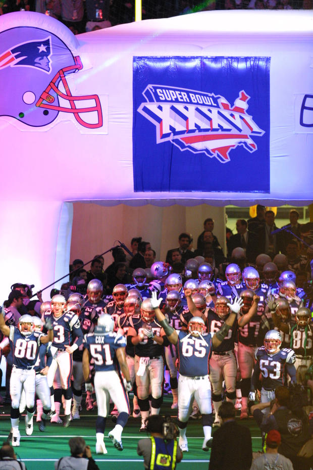 Super Bowl XXXVI: New England Patriots 20, St. Louis Rams 17 