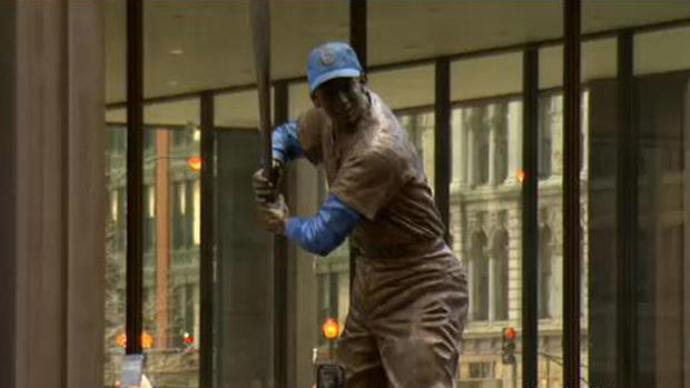 Ernie Banks Statue At Daley Plaza 